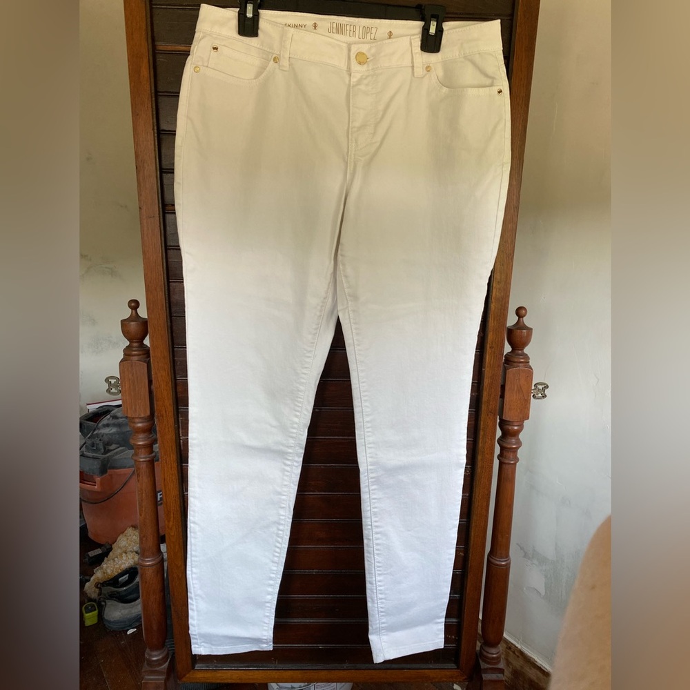 EUC Jennifer Lopez White Skinny Jeans
